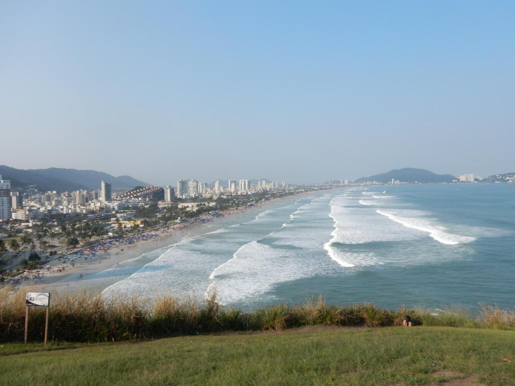 גוארויה Casa Sete Enseada Ar Cond Suite E Estacionamento Gratis E Uma Otima Localizacao Na Enseada מראה חיצוני תמונה